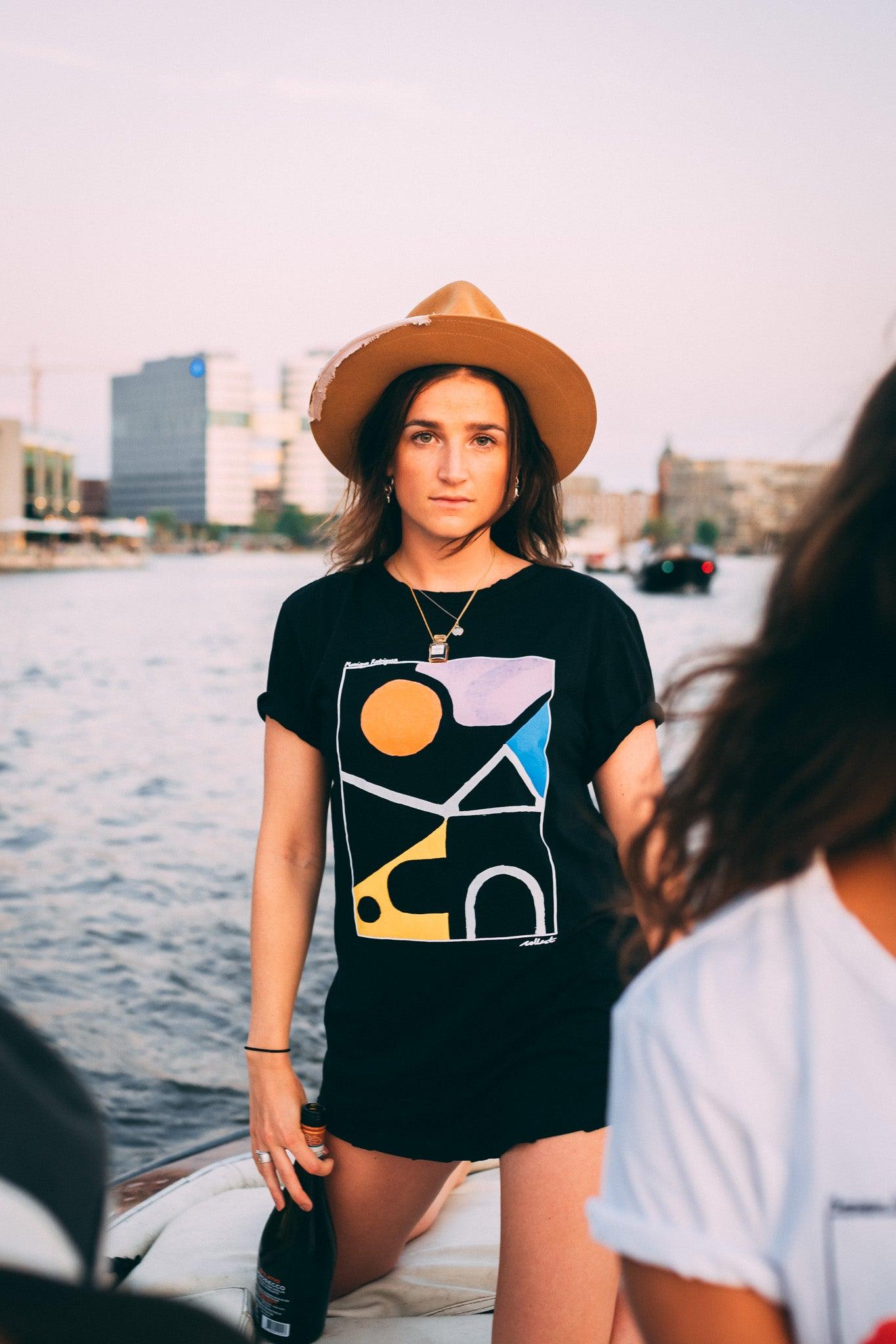 Black Scape T -tee