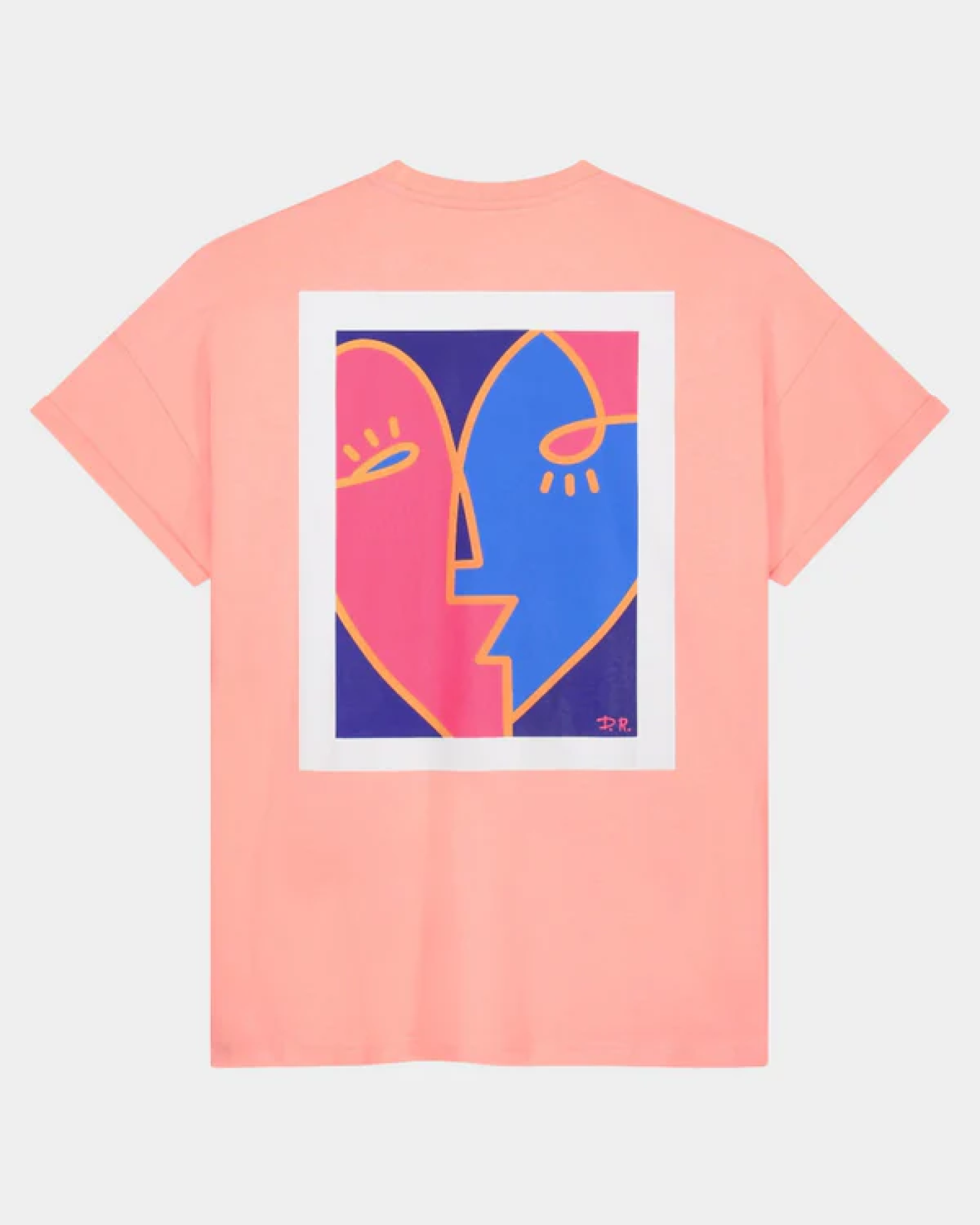 Übergroßer T -Shirt -Pfirsich miteinander verflochten