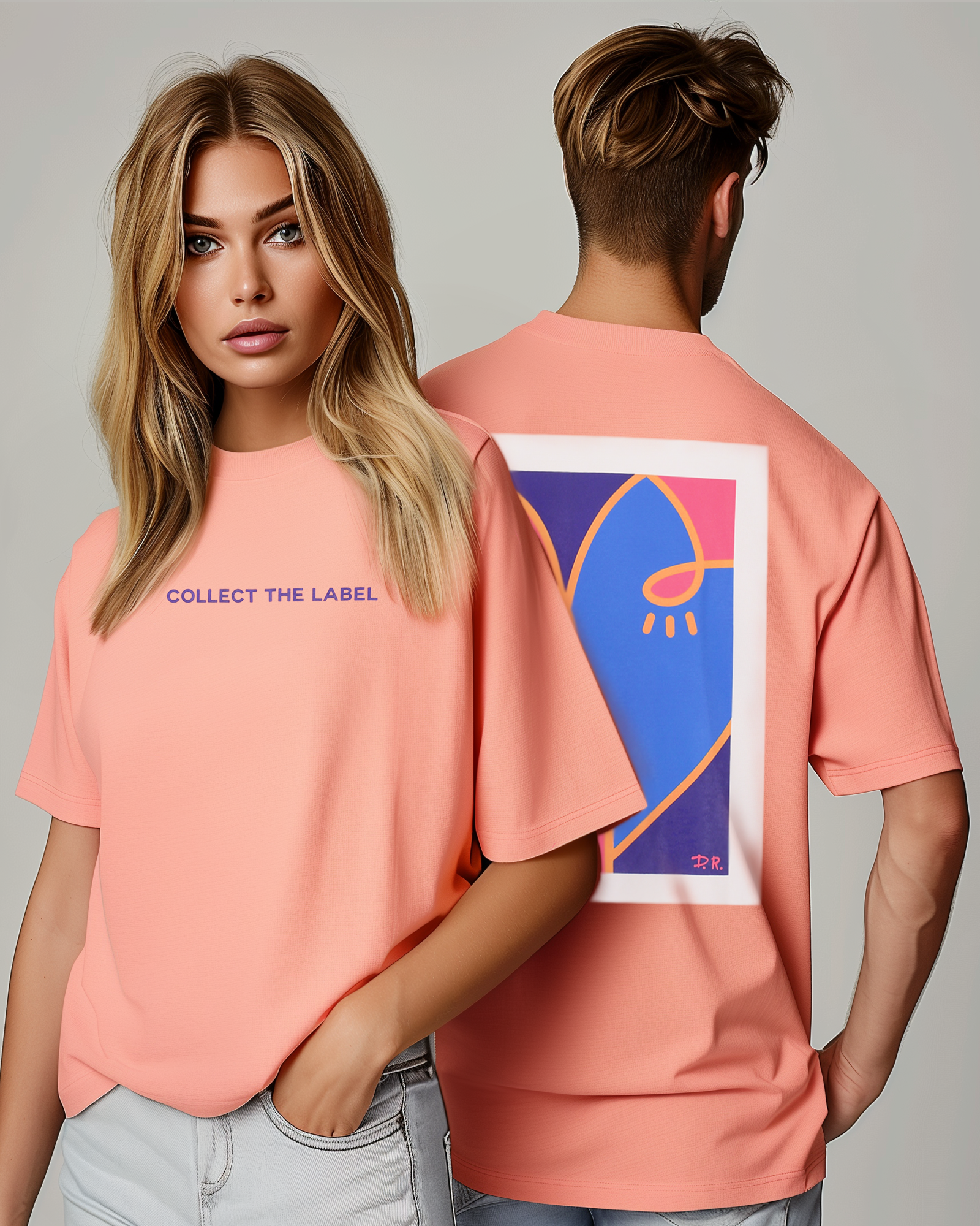Übergroßer T -Shirt -Pfirsich miteinander verflochten